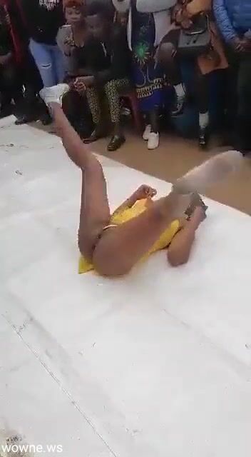 African girl shows pussy to the crowd
