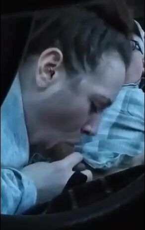 Daughter quickly swallows and sucks her father's cock in the car