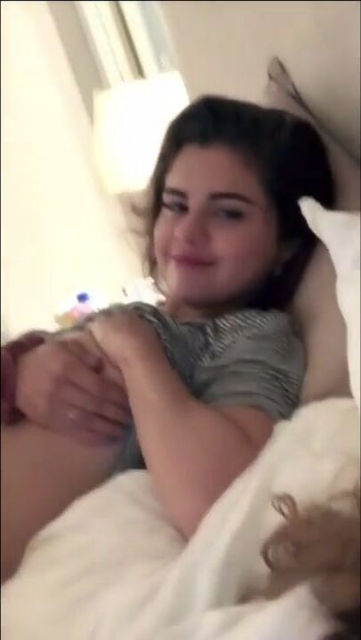 Selena Gomez leaked topless and nude sex tape watch 100% free