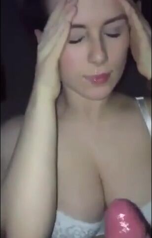 Pretty Girl Give A Finger After A Huge Cumshot On Her Face
