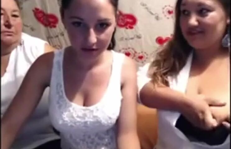 Mature Mom And Her Two Daughters Get Naked For Money On Webcam
