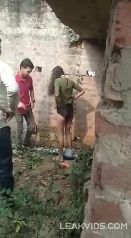 Real Indian couple was caught having sex in public