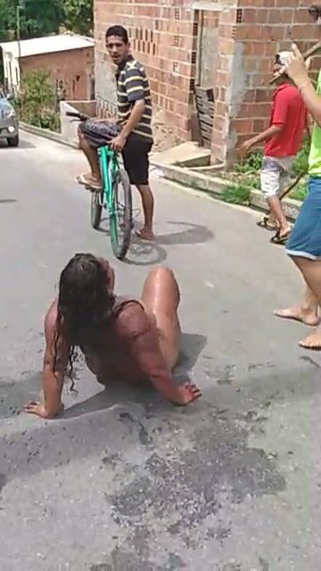 Naked Lady Beaten By Group Of Gangsters In Public Shocking!